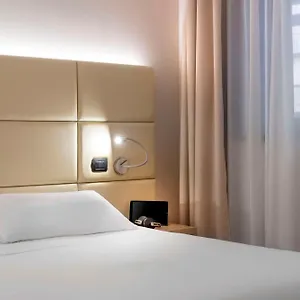 4* فندق بست ويسترن كافاليري ديلا كورونا